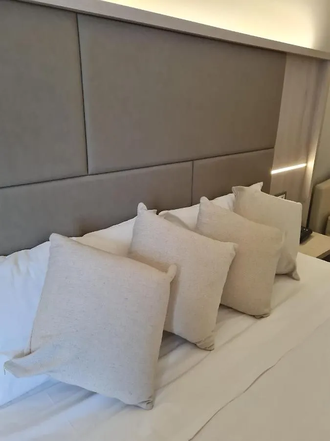 iH Hotels Bologna Gate 7 Calderara di Reno 4*,